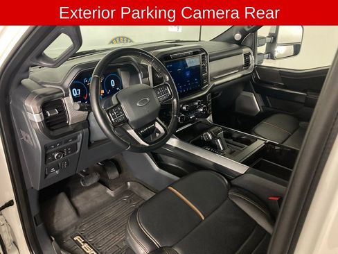 Used 2022 Ford F150 Platinum image 14