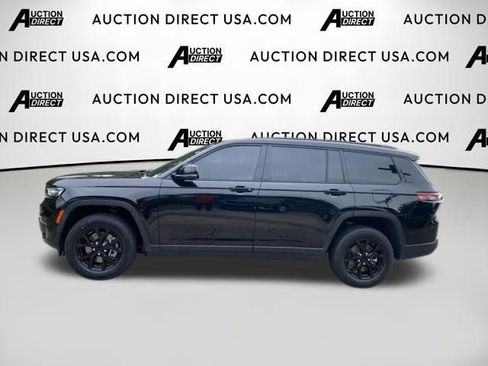 Used 2023 Jeep Grand Cherokee L Laredo RWD image 3