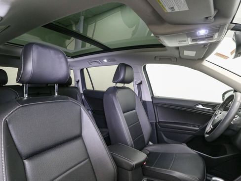 Used 2021 Volkswagen Tiguan SE w/ Panoramic Sunroof Package AWD/4WD image 20