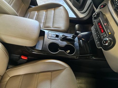 Used 2020 Kia Sorento EX AWD/4WD image 38