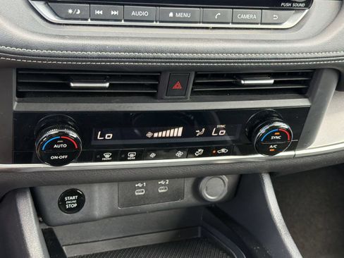 Used 2025 Nissan Rogue SV FWD image 30