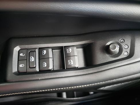 Used 2023 Jeep Grand Cherokee Altitude AWD/4WD image 23
