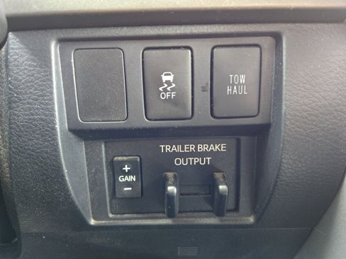 Used 2018 Toyota Tundra SR5 image 38