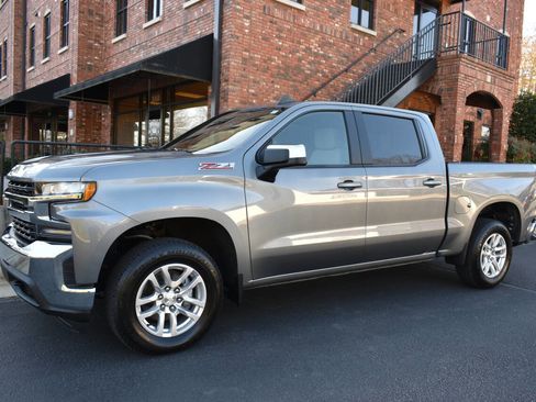 Used 2019 Chevrolet Silverado 1500 LT w/ All-Star Edition image 2