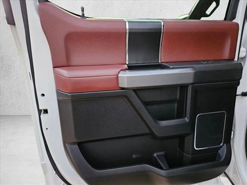 Used 2018 Ford F150 Platinum w/ Equipment Group 701A Luxury image 20