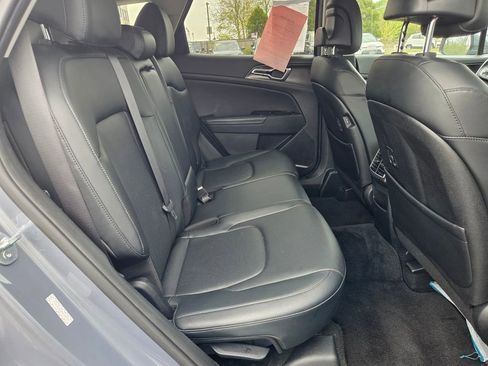 Used 2023 Kia Sportage EX AWD/4WD image 29