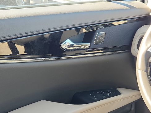 Used 2022 Lincoln Nautilus Reserve image 12