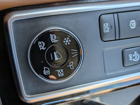 Used 2023 Nissan Pathfinder Platinum image 26