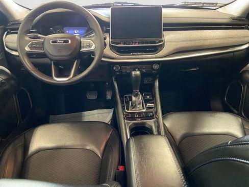 Used 2022 Jeep Compass Latitude image 11