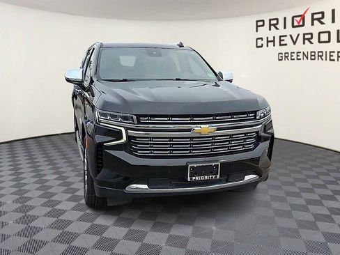 Used 2024 Chevrolet Suburban Premier image 3