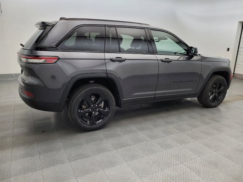 Used 2023 Jeep Grand Cherokee Altitude AWD/4WD image 10