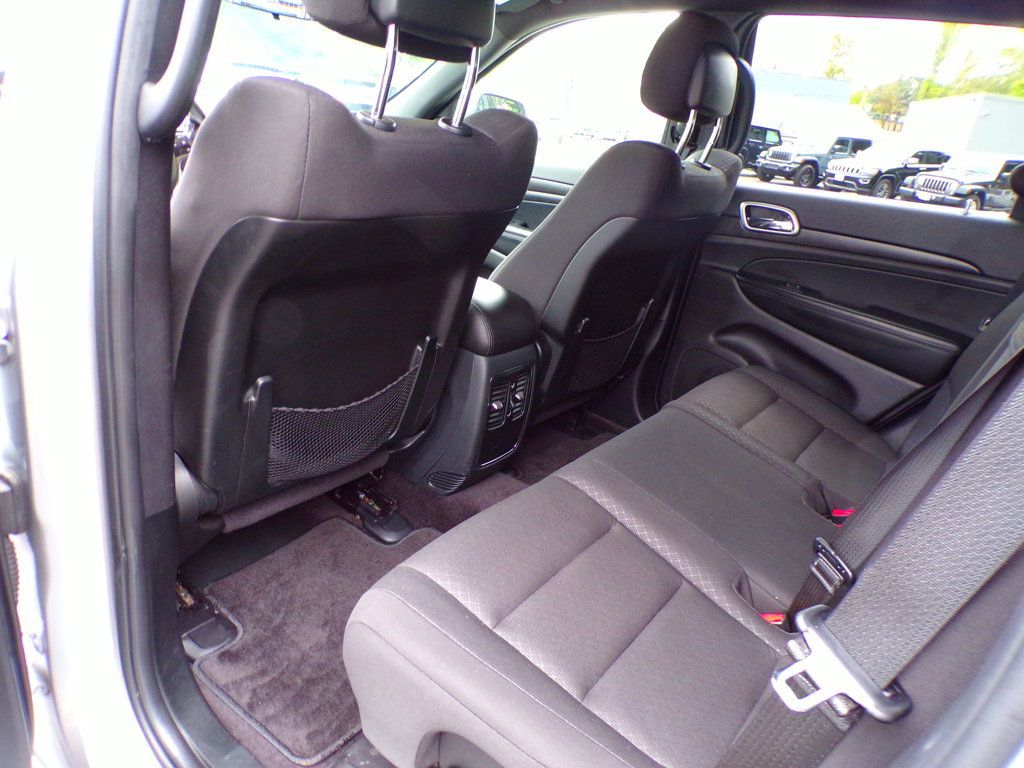 Certified 2018 Jeep Grand Cherokee Laredo AWD/4WD image 14
