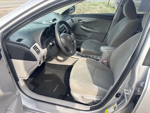 Used 2012 Toyota Corolla LE image 29