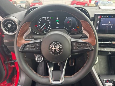 New 2025 Alfa Romeo Tonale image 14