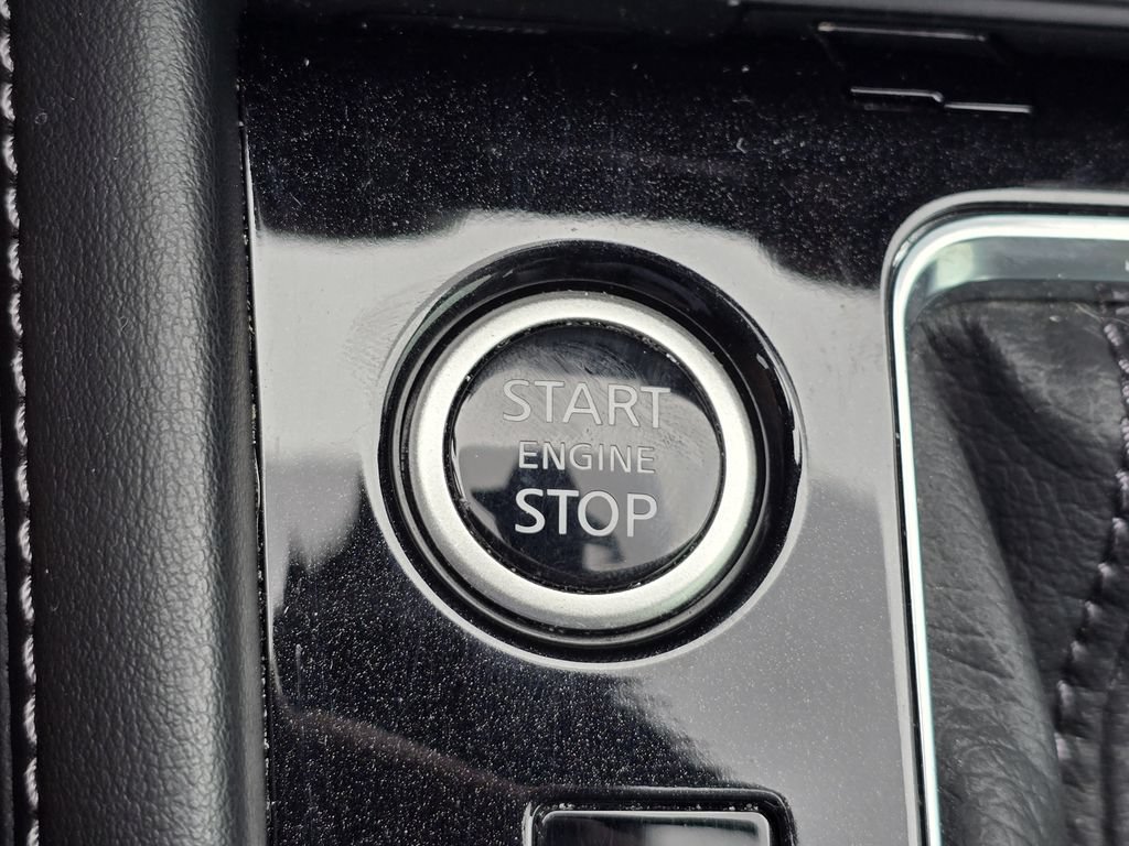 Used 2024 Nissan Kicks SV w/ Interior Electronics Package FWD image 23