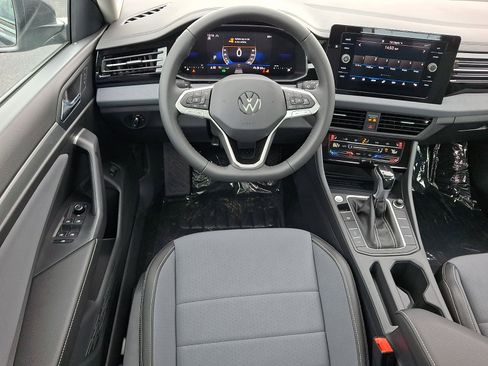 New 2026 Volkswagen Jetta SE FWD image 7