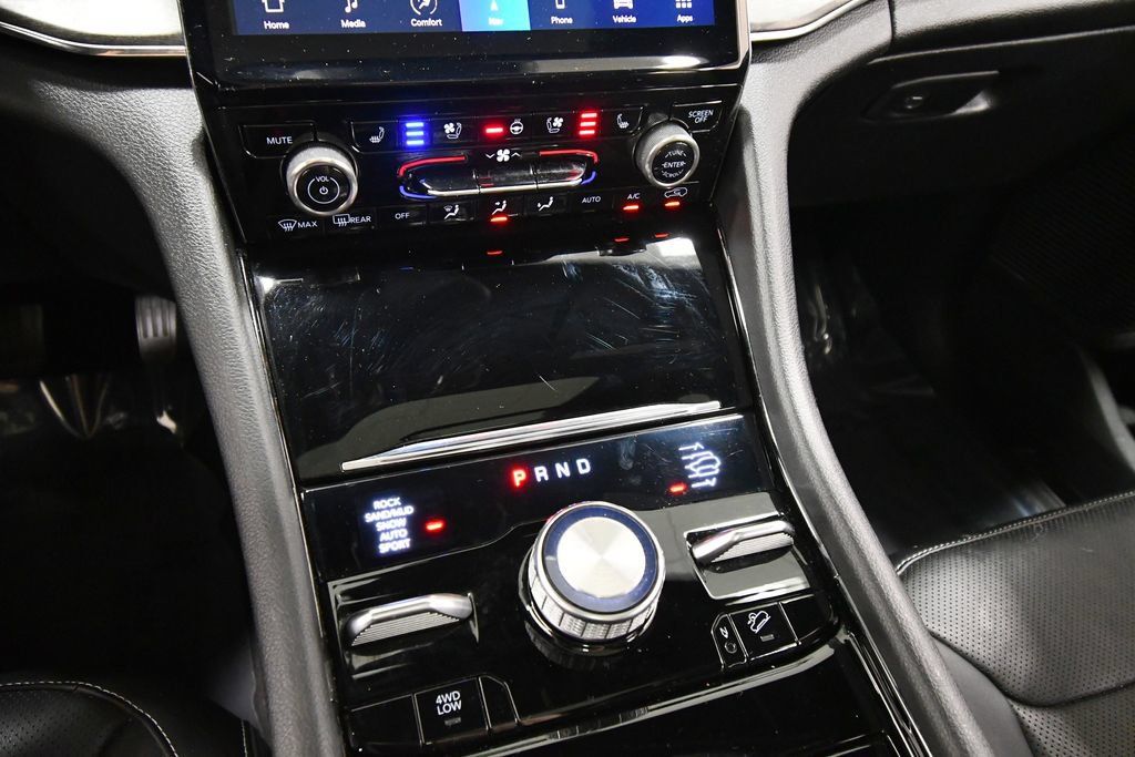 Used 2024 Jeep Grand Cherokee L Overland w/ Trailer Tow Package AWD/4WD image 27