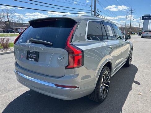 Used 2025 Volvo XC90 B5 Plus image 5