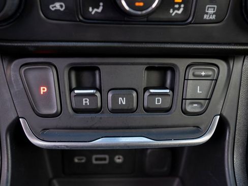 Used 2018 GMC Terrain SLE w/ Driver Convenience Package image 23