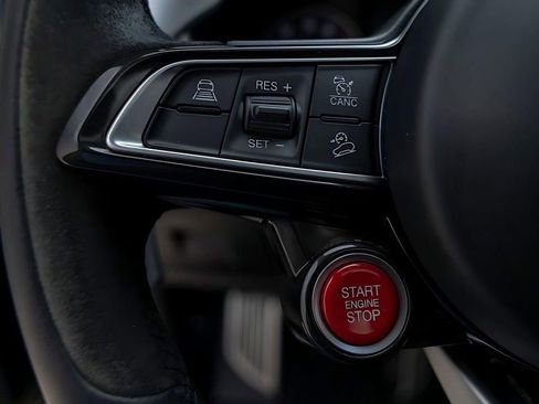 Used 2023 Alfa Romeo Stelvio Quadrifoglio image 46