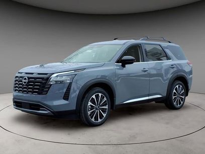 New 2026 Nissan Pathfinder Platinum w/ Cargo Package