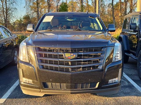 Used 2015 Cadillac Escalade ESV Premium image 2