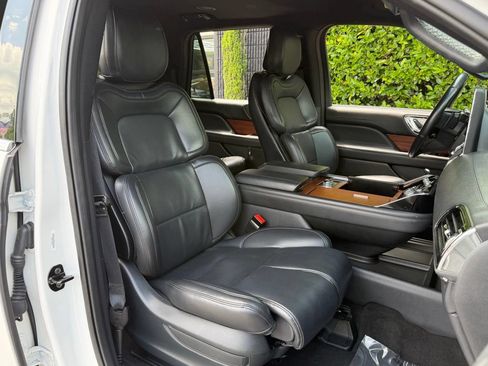 Used 2024 Lincoln Navigator L 4WD image 35