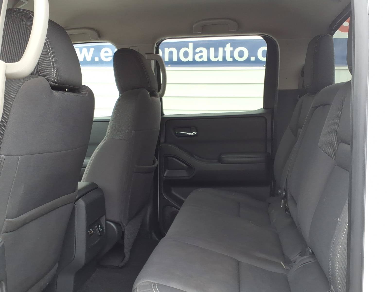 Used 2022 Nissan Frontier SV RWD image 12