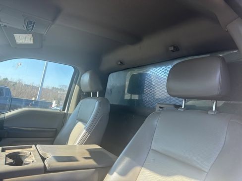 Used 2017 Ford F550 2WD Regular Cab Super Duty image 10