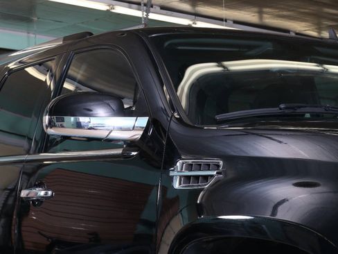 Used 2007 Cadillac Escalade AWD w/ Information Package image 14