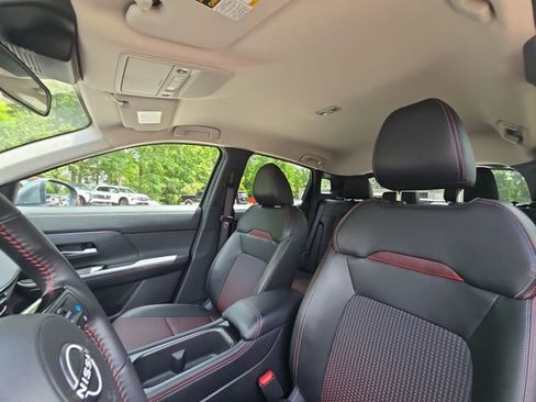 Used 2025 Nissan Kicks SR FWD image 22