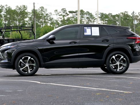 Used 2025 Chevrolet Trax RS w/ Driver Confidence Package FWD image 7