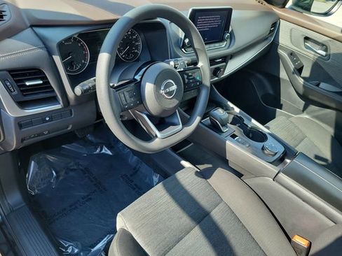 Used 2023 Nissan Rogue SV image 19