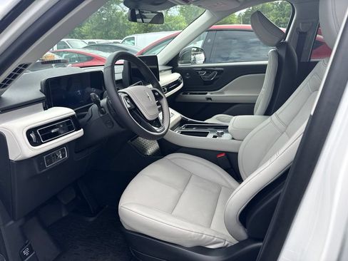 Used 2026 Lincoln Aviator Reserve AWD/4WD image 3