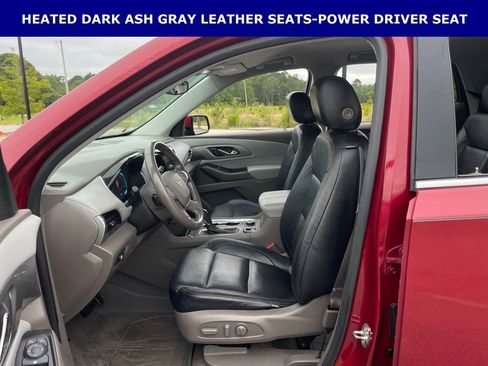 Used 2019 Chevrolet Traverse LT FWD image 3