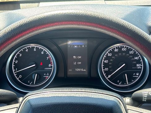 Used 2018 Toyota Camry LE FWD image 15