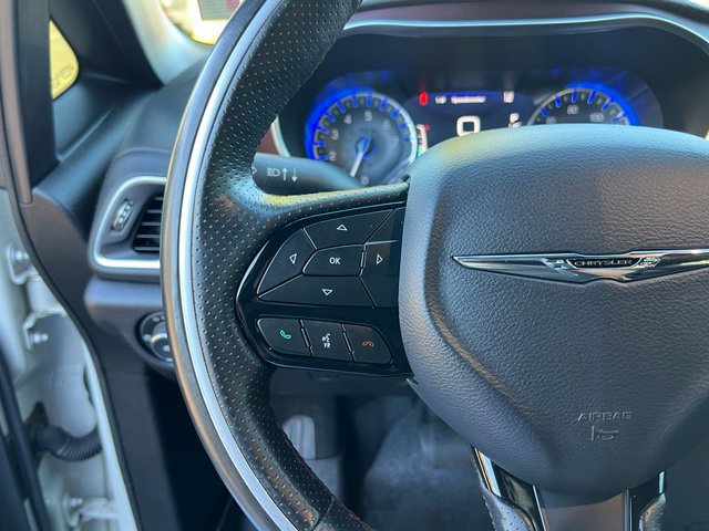Used 2020 Chrysler Pacifica Limited FWD image 24