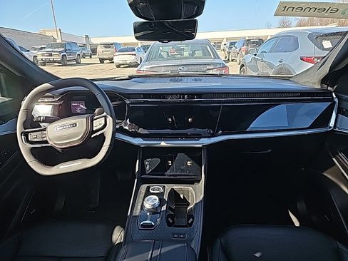 Used 2024 Jeep Wagoneer Launch Edition image 4