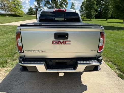 Used 2017 GMC Canyon SLT w/ Driver Alert Package AWD/4WD image 4