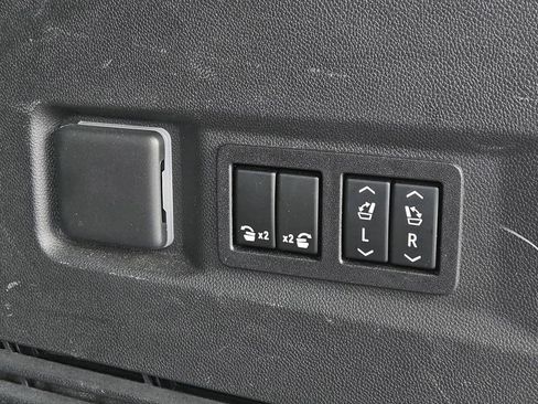 Used 2022 Chevrolet Tahoe High Country image 9