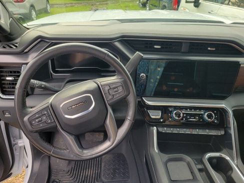 Used 2024 GMC Sierra 2500 Denali Ultimate AWD/4WD image 12
