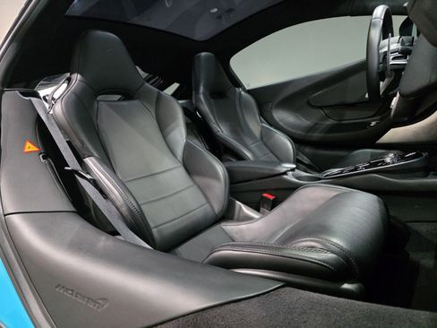 Used 2023 McLaren GT RWD image 17