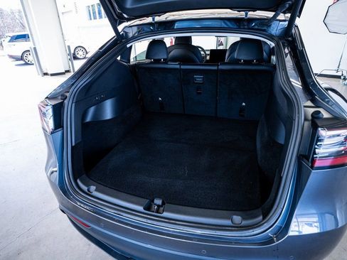 Used 2022 Tesla Model Y Long Range image 54