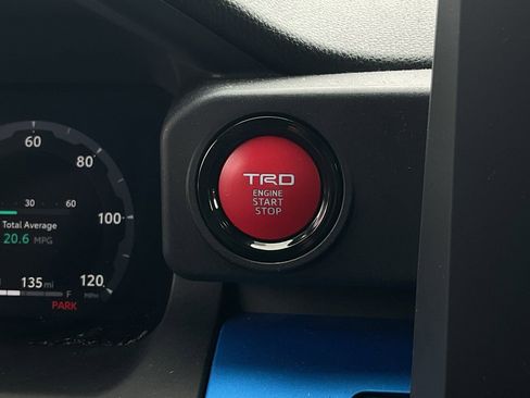 Used 2025 Toyota Tacoma TRD Off-Road AWD/4WD image 31