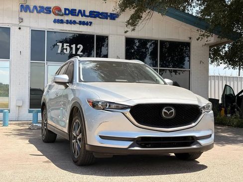 Used 2018 MAZDA CX-5 Touring w/ Preferred Equipment Package FWD image 1
