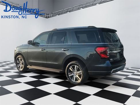 Used 2024 Ford Expedition Limited image 3