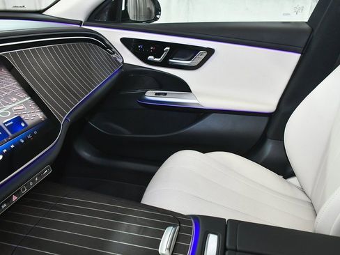 Used 2025 Mercedes-Benz E 450 4MATIC Sedan image 50