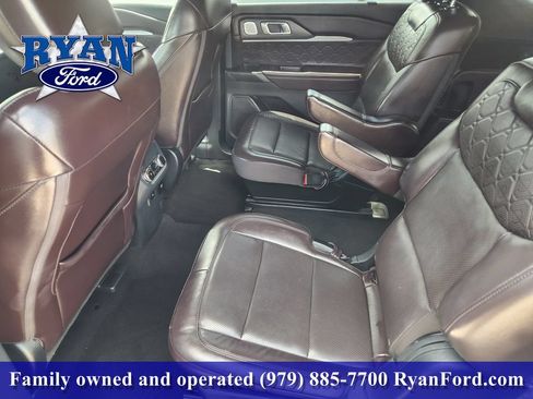 Used 2025 Ford Explorer Platinum w/ LUX Leather Package AWD/4WD image 19