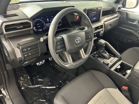 Used 2025 Toyota Tacoma TRD Sport RWD image 12