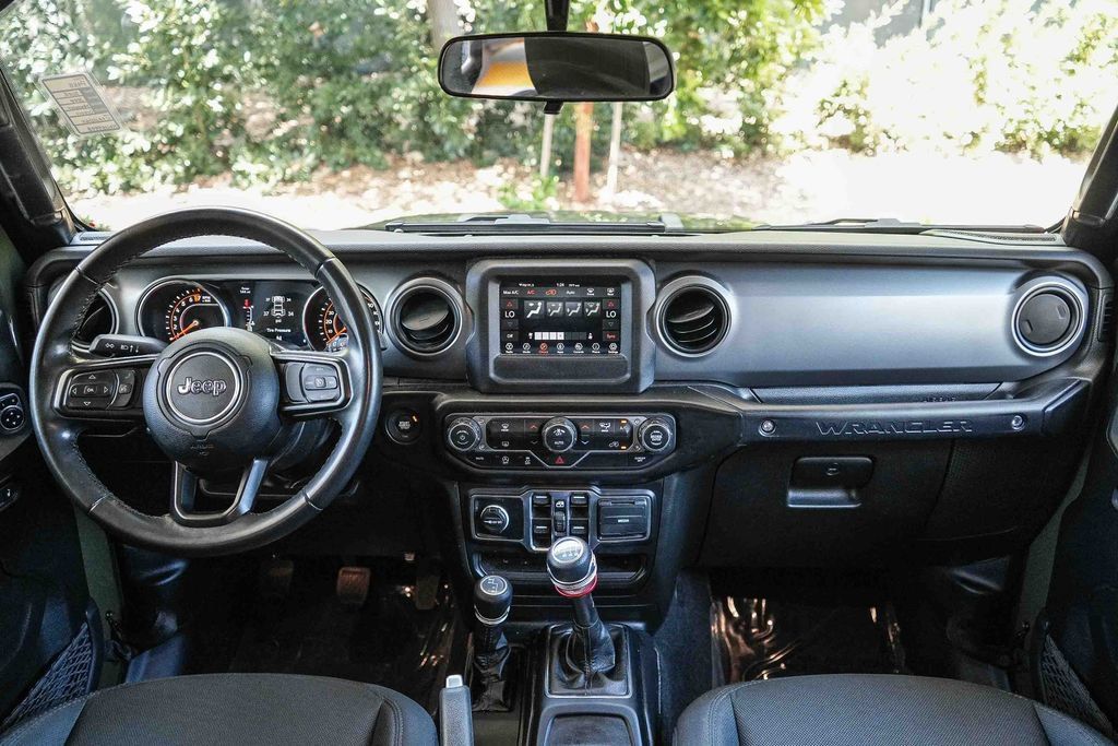 Used 2022 Jeep Wrangler Unlimited Sport AWD/4WD image 12